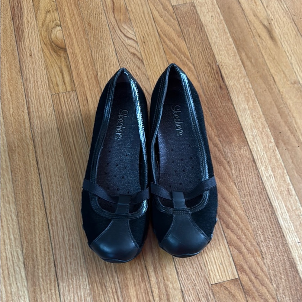 Skechers Black Loafers with Rounded Toe a